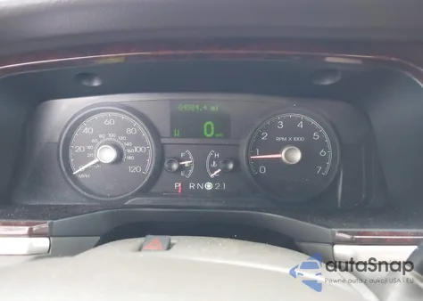 2007 Lincoln Town Car Signature from USA, damaged, VIN 1LNHM81VX7Y618028